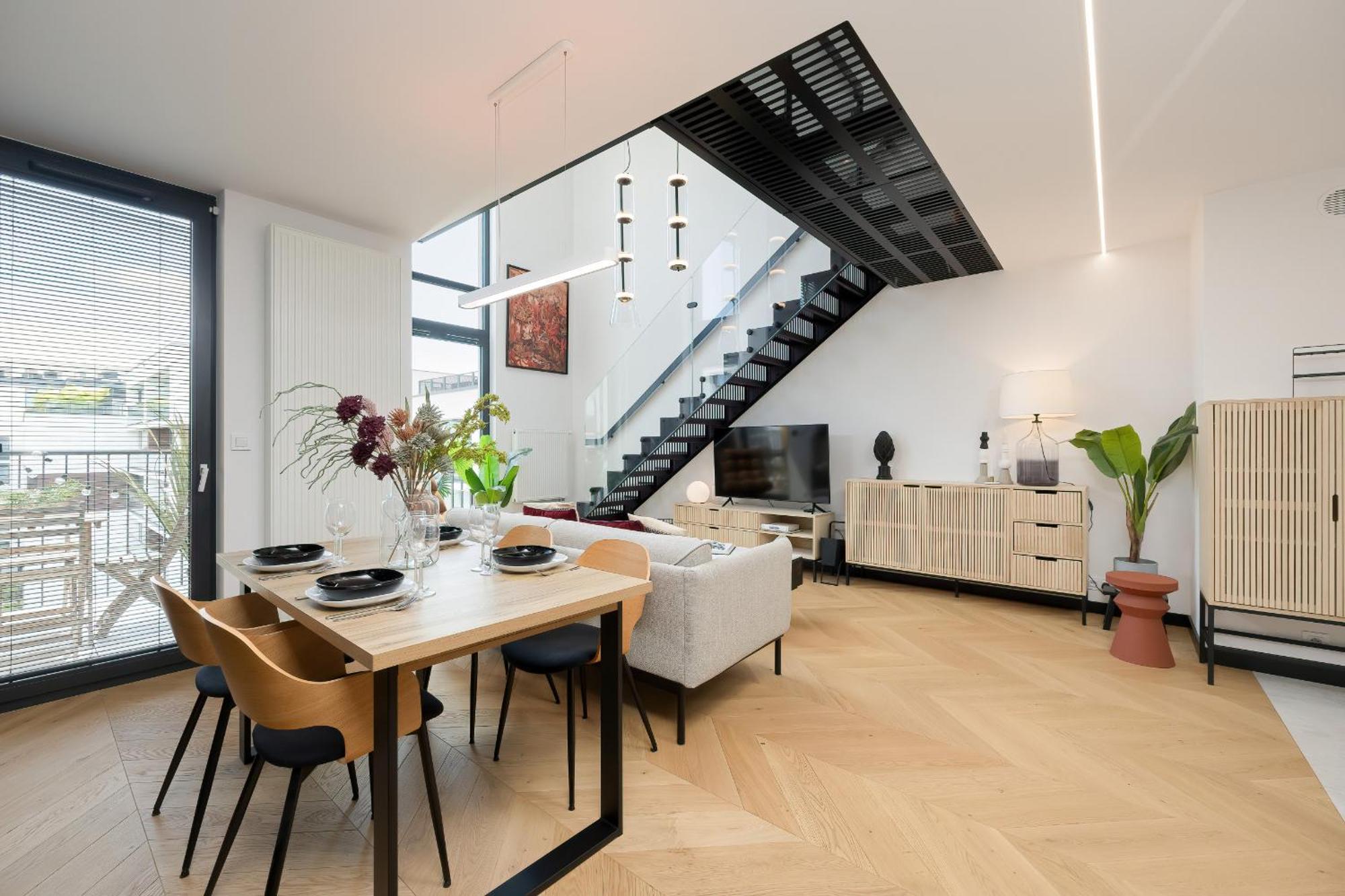 Ekskluzywny Z Antresola By Renters Prestige Butas Warsaw