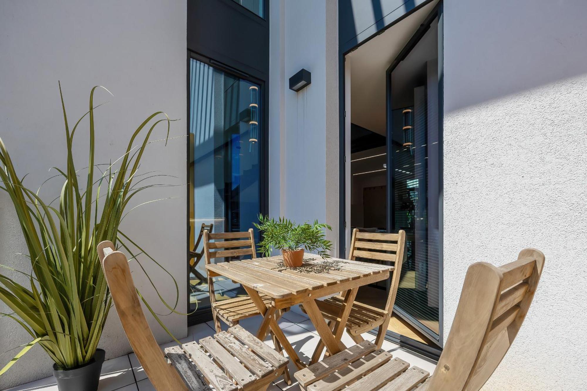 Ekskluzywny Z Antresola By Renters Prestige