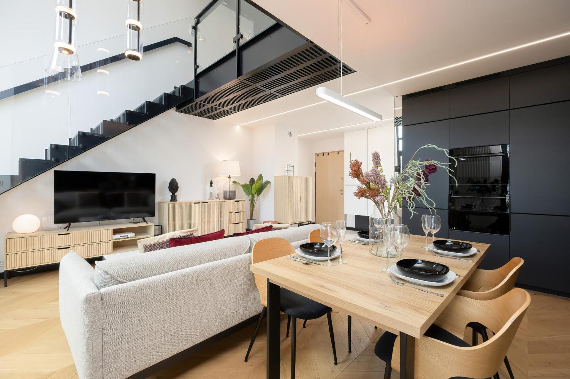 Ekskluzywny Z Antresola By Renters Prestige * Warschau